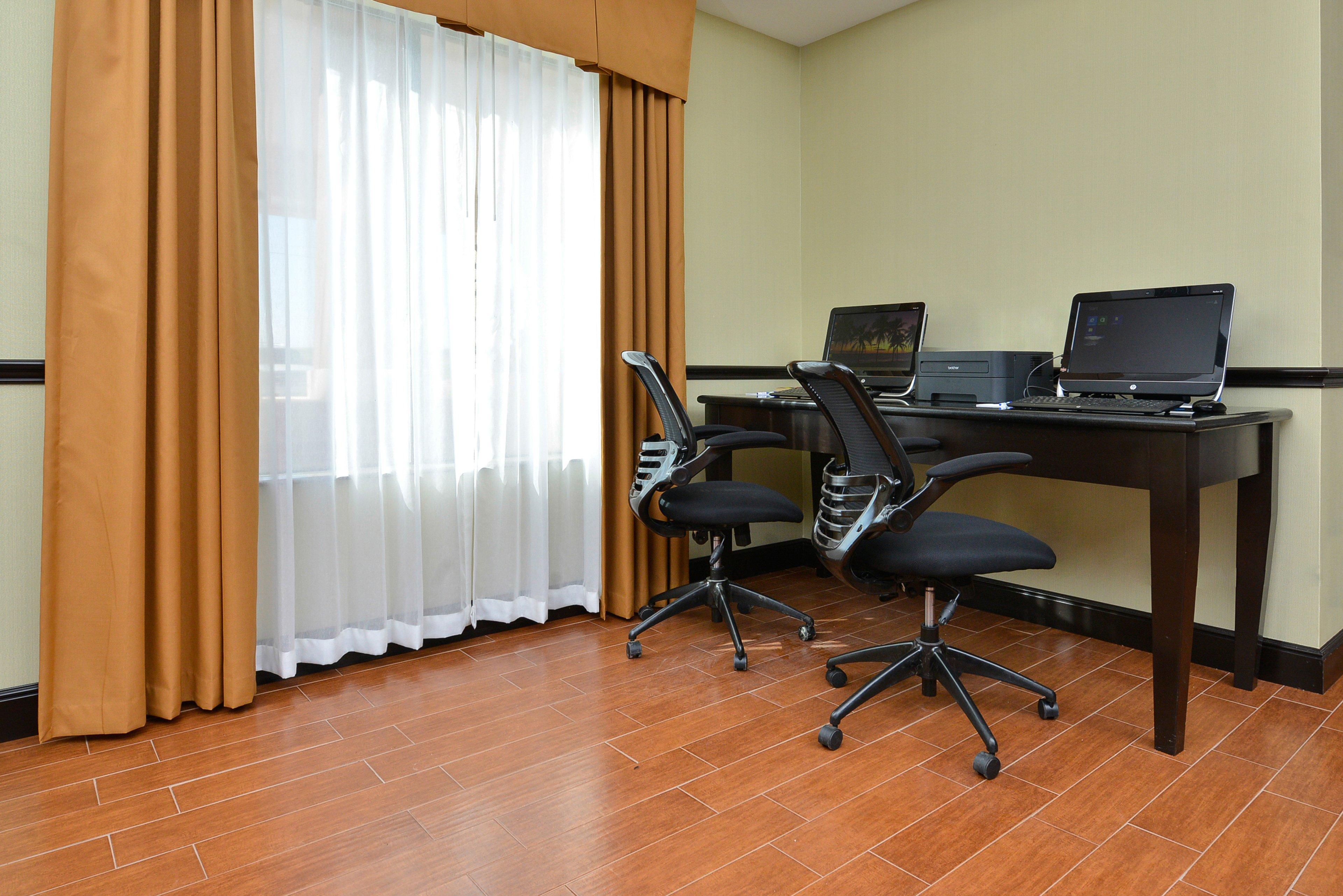 Holiday Inn Express Alva By Ihg Exteriér fotografie